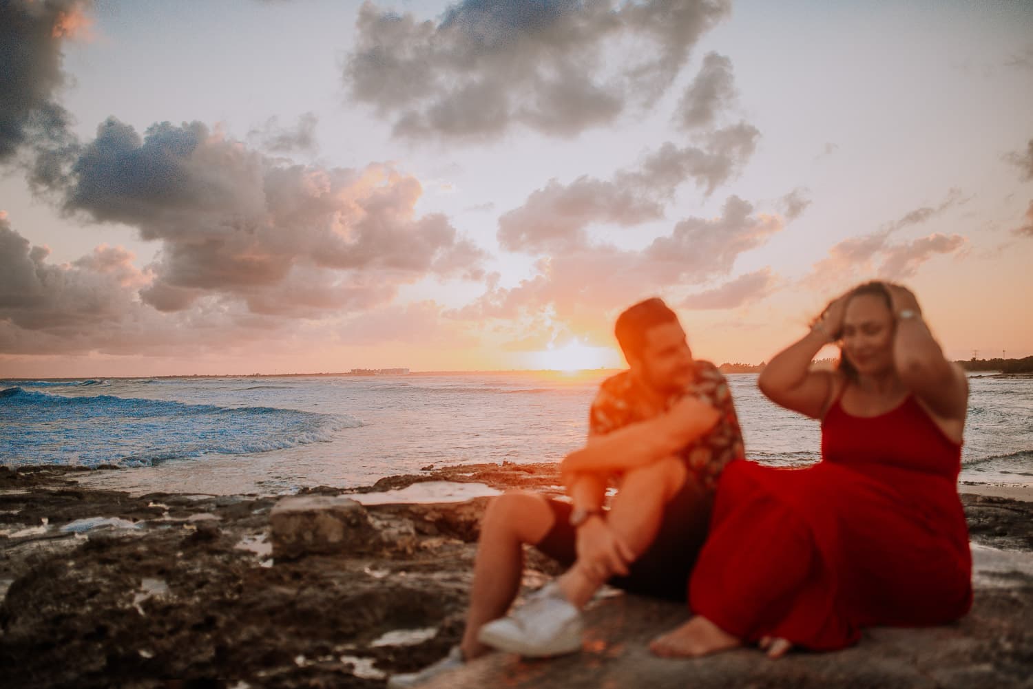 Fotografía de save the date en Cancun por fotógrafo de bodas destino en México